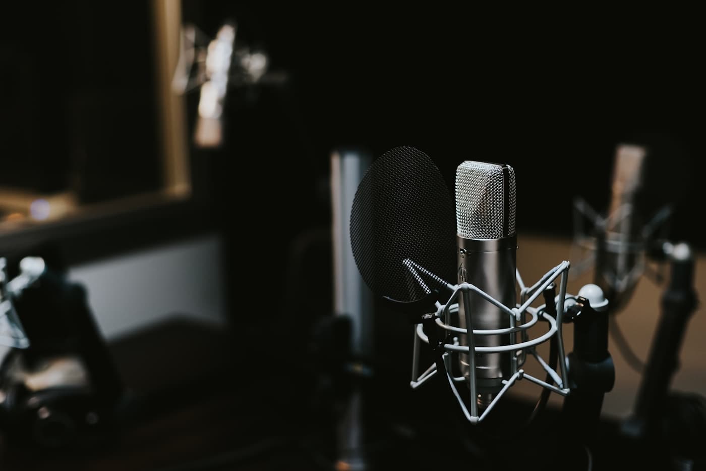Studio microphone — real-time voice AI agent